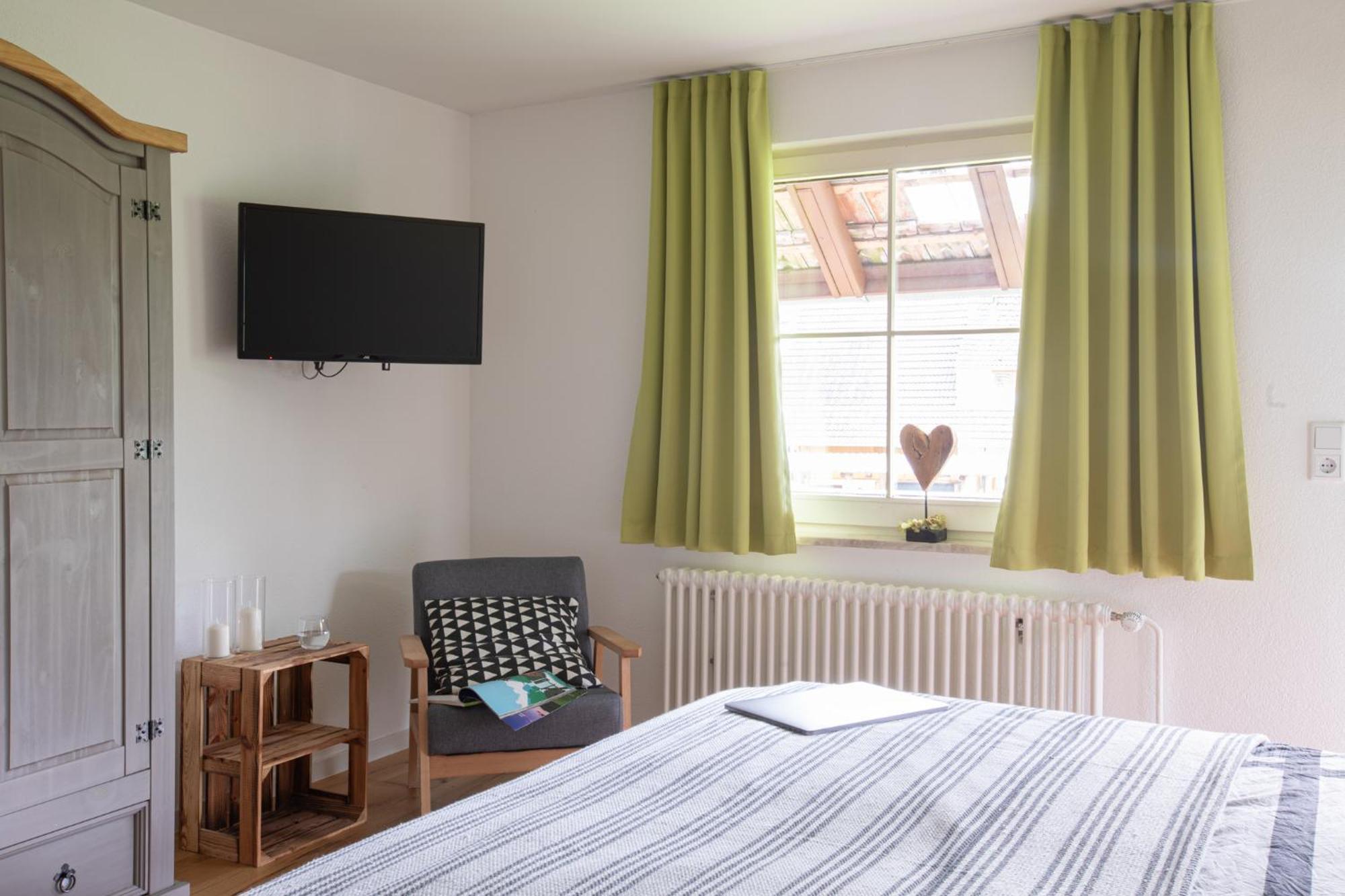Haus Nilson Apartment Генгенбах Екстериор снимка