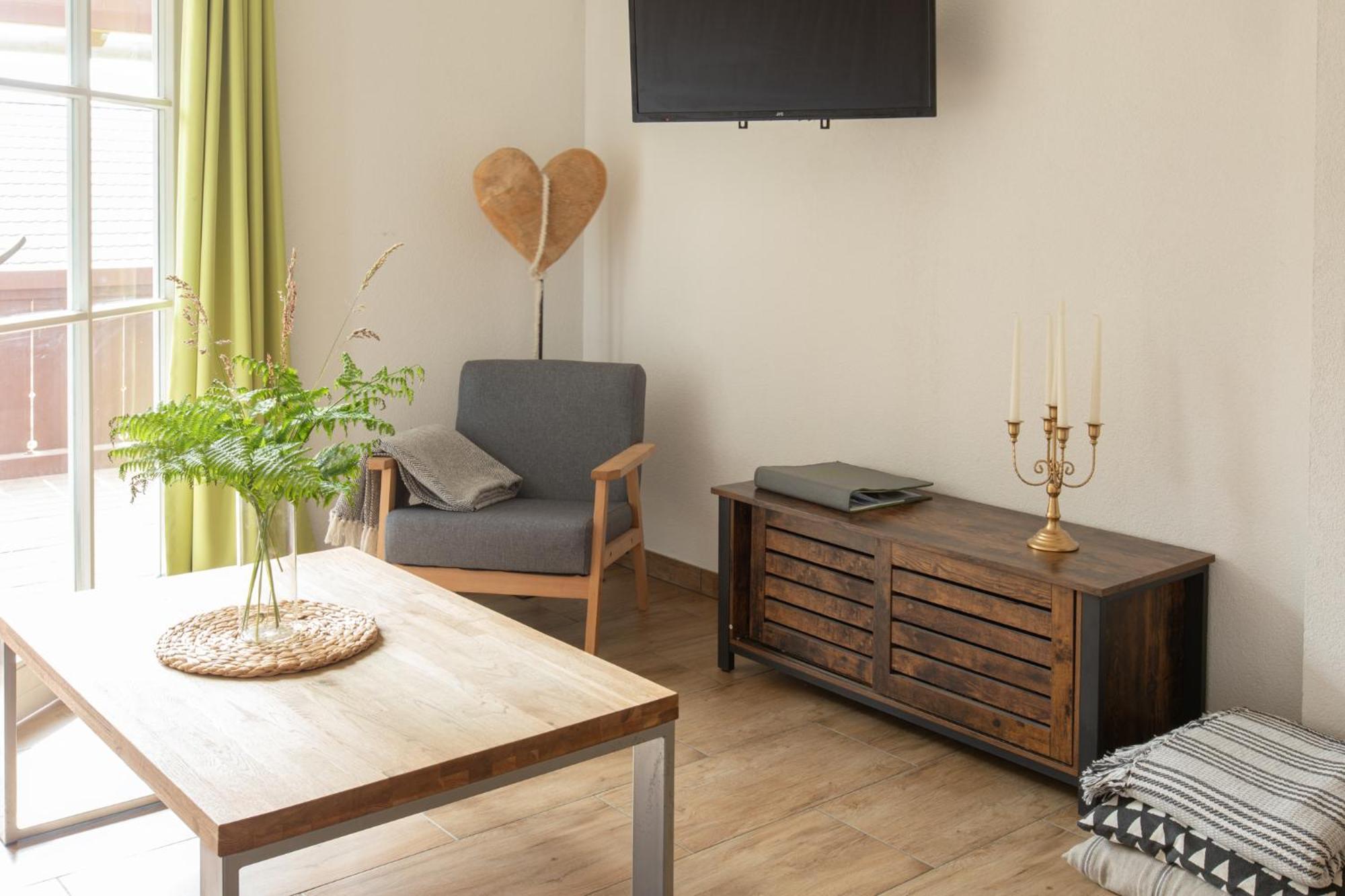 Haus Nilson Apartment Генгенбах Екстериор снимка